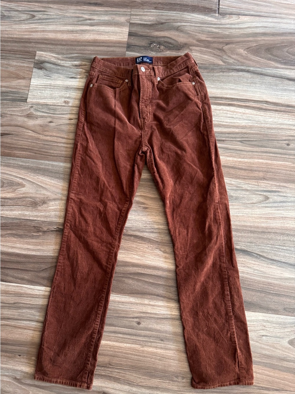 GAP women’s Corduroy Pants in Rust Brown